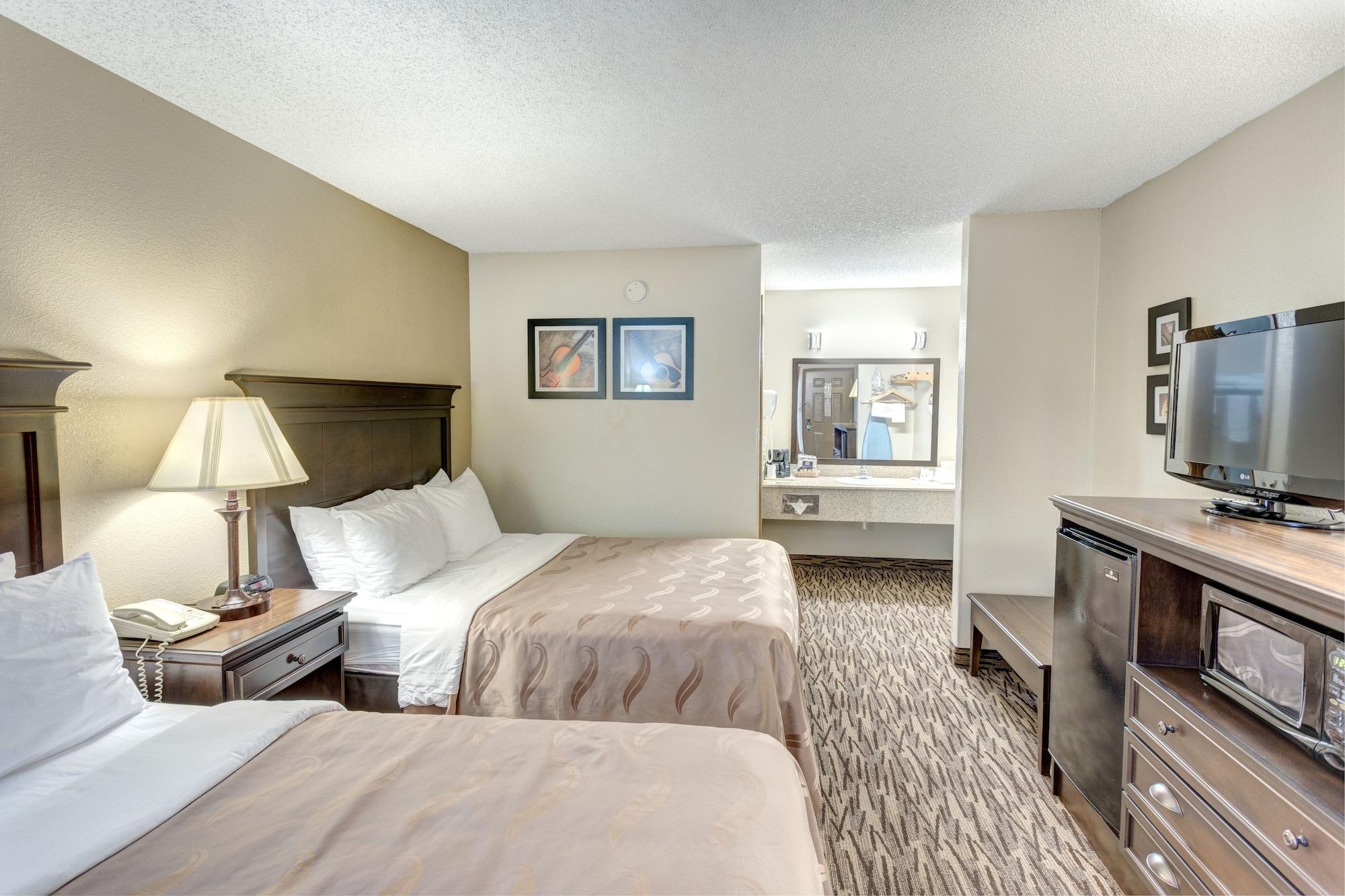 Quality Inn West Брэнсон Экстерьер фото