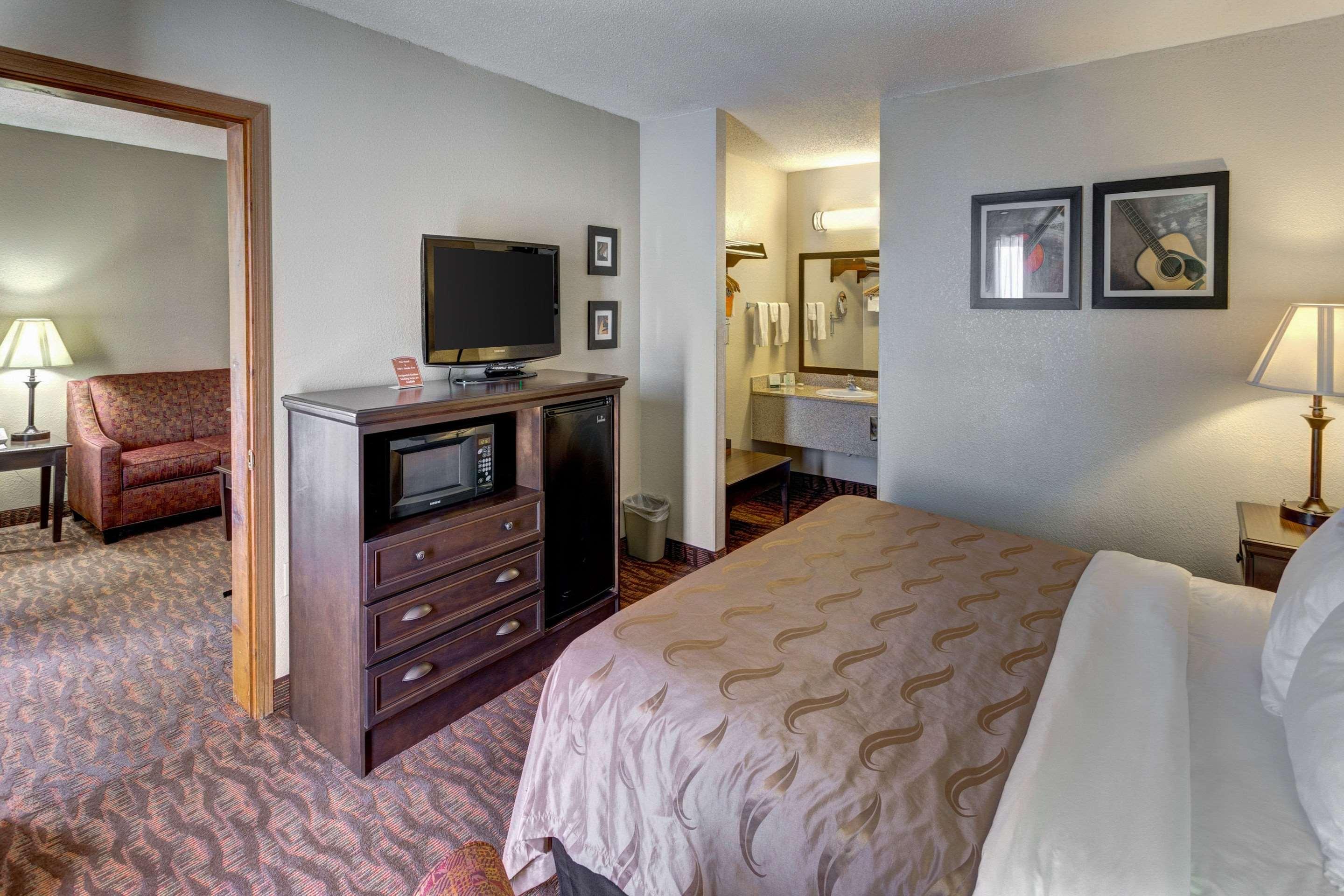 Quality Inn West Брэнсон Экстерьер фото