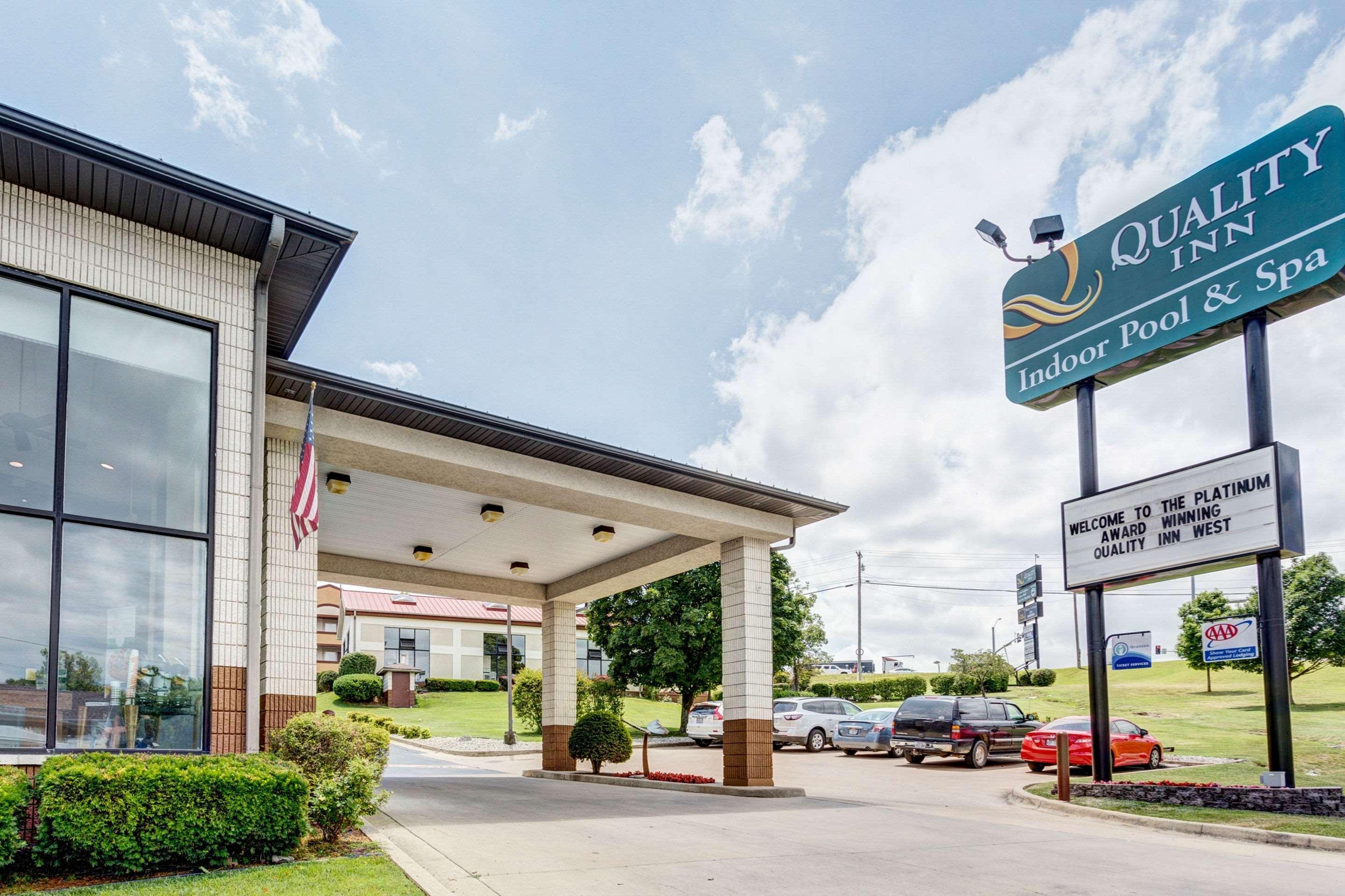 Quality Inn West Брэнсон Экстерьер фото