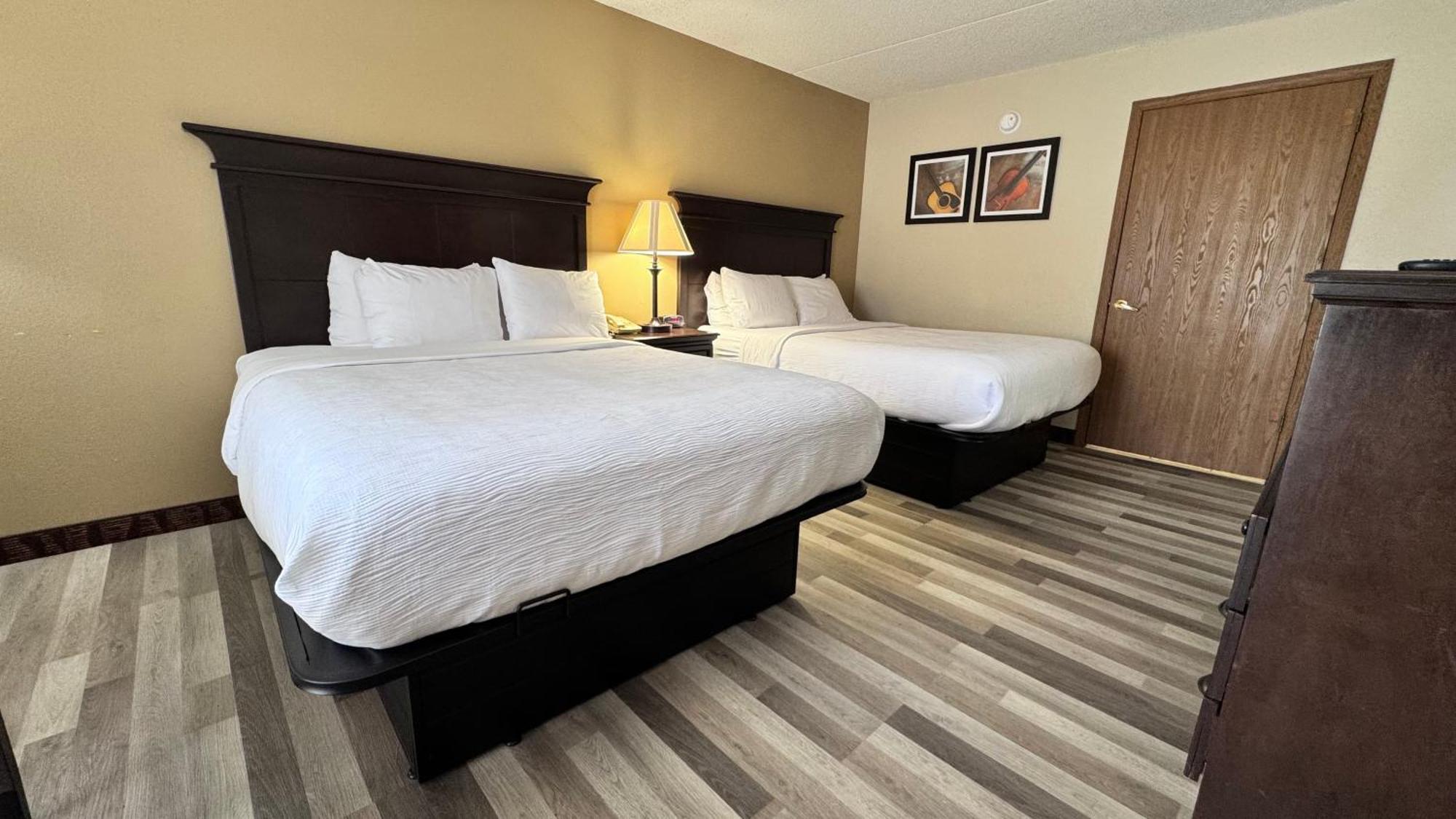 Quality Inn West Брэнсон Экстерьер фото