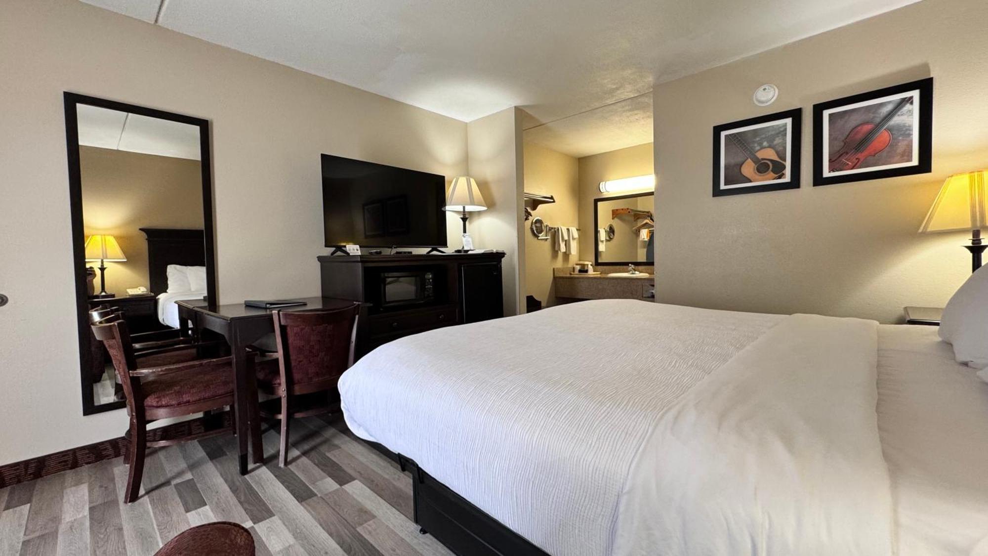 Quality Inn West Брэнсон Экстерьер фото