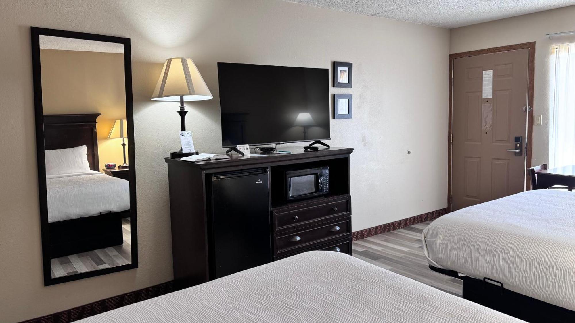 Quality Inn West Брэнсон Экстерьер фото