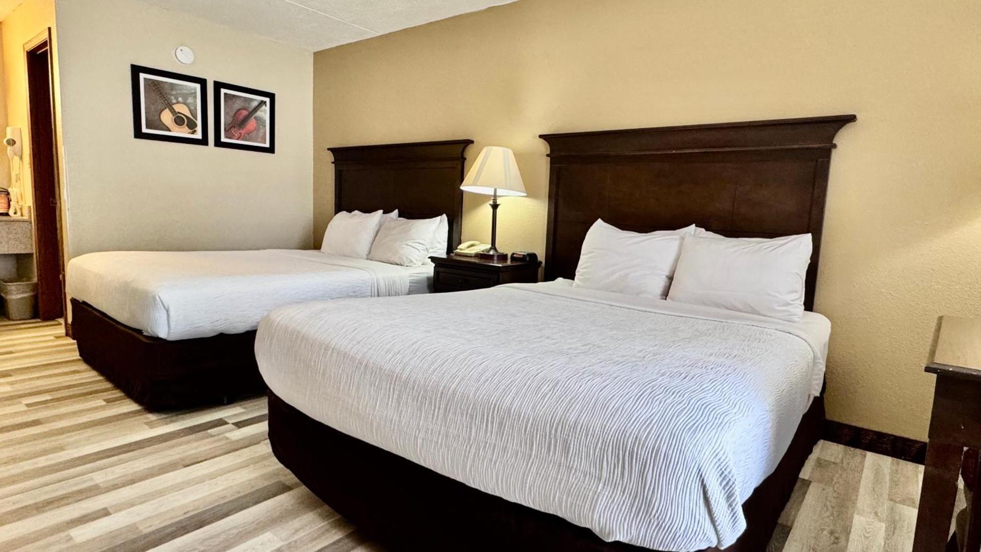 Quality Inn West Брэнсон Экстерьер фото